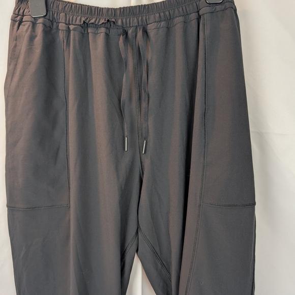 Lululemon Final Play Crop *23" size 12 in EUC - Picture 5 of 9